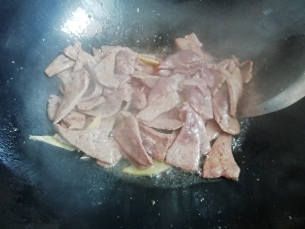 孩子缺钙锌硒吃什么补