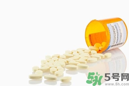 老年人补钙吃哪种钙片好？老年人如何选购补钙产品？