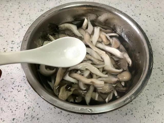 含硒的蔬菜，含硒最高的食物排行榜一览表（建议中老年：宁可少吃肉）