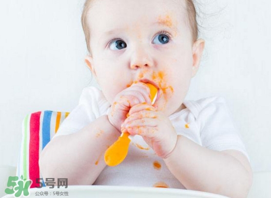 宝宝几个月开始补钙最合适？婴幼儿几个月的时候吃鱼肝油