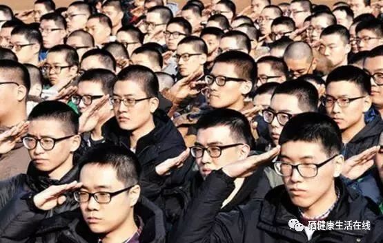 近视补硒有用吗