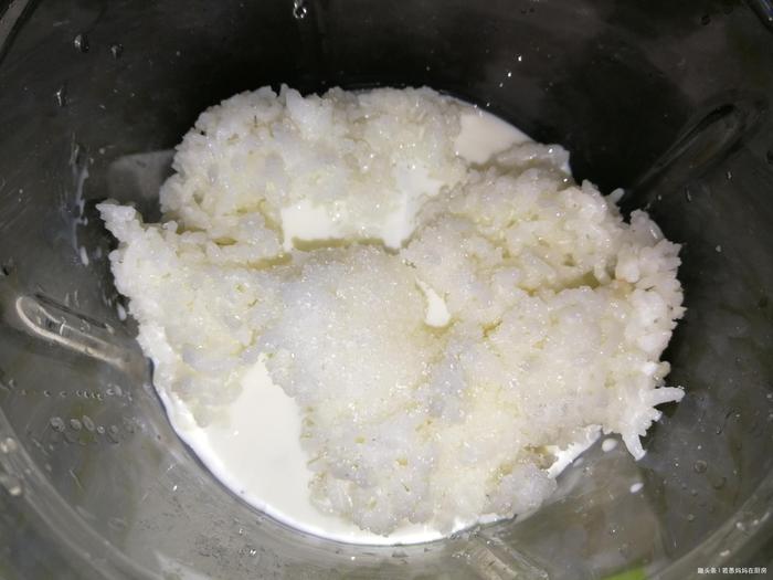 米饭也能做馒头！此种做法蓬松宣软，越嚼越香，连吃两个都不解馋