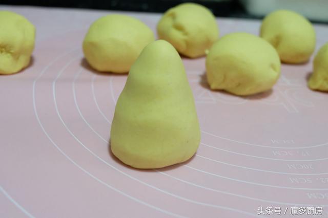 一个小时做出来的馒头，柔软美味自带香甜，颜色金灿灿，要常吃！