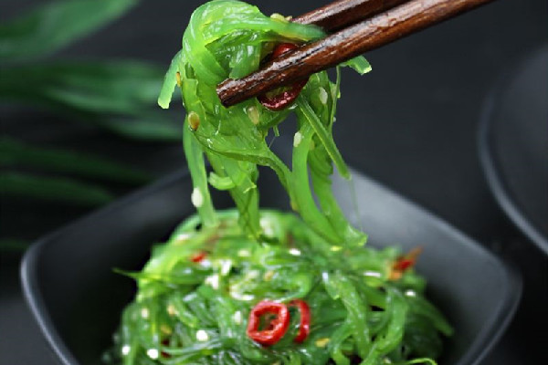 裙带菜的功效和作用 裙带菜可以炖排骨吗