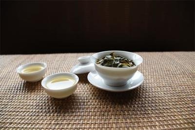 白茶和普洱降血压那个好-白茶和普洱哪个降血压效果好