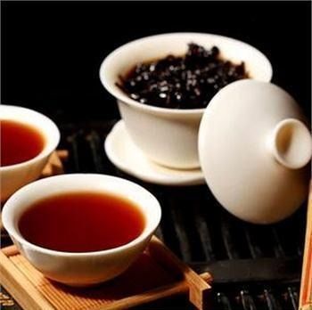 富硒藤茶与普洱茶口感比较：哪一种更胜一筹？价格如何？