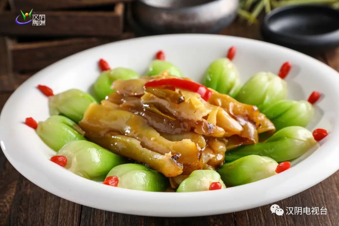 富硒大米蒸熟后粘