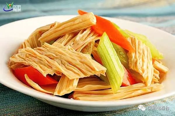 富硒大米蒸熟后粘