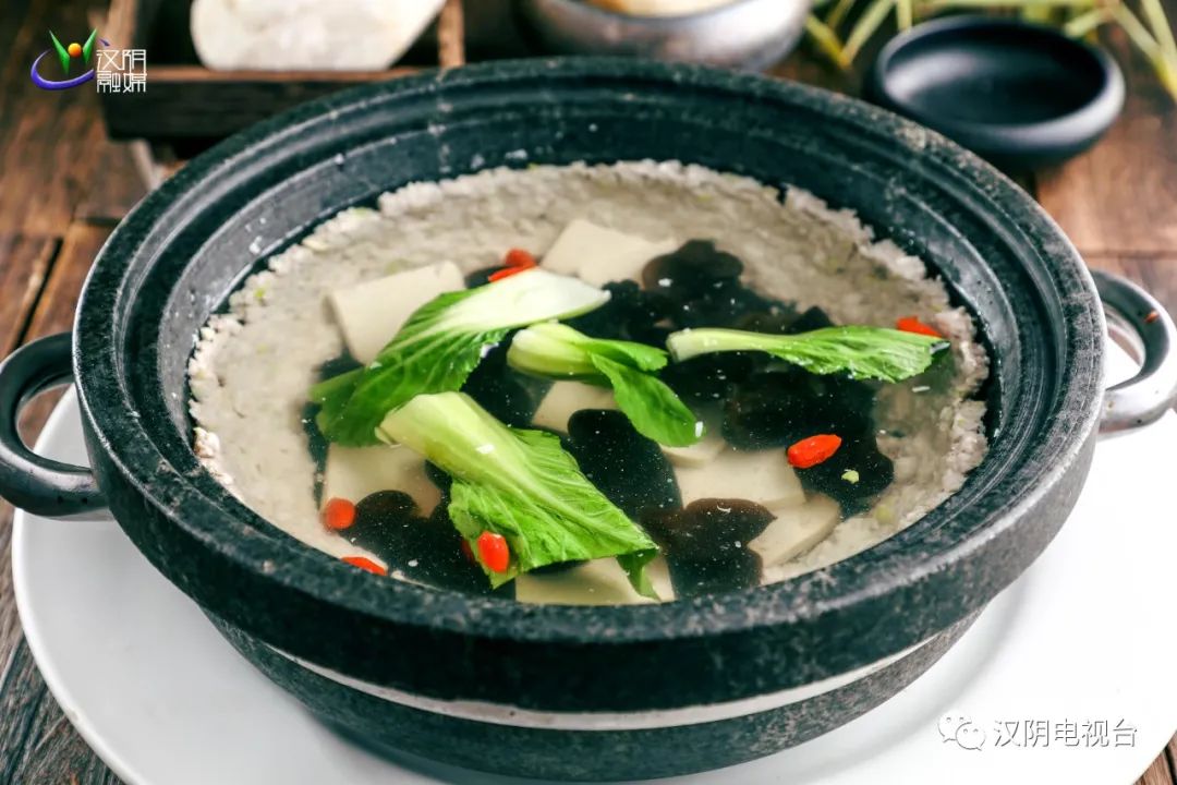 富硒大米蒸熟后粘