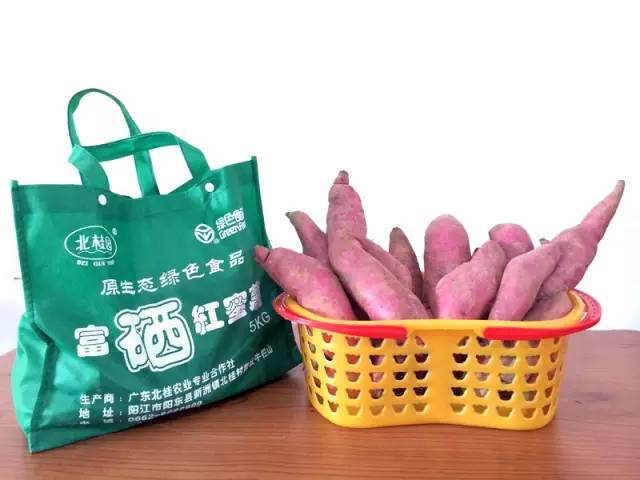 富硒大米蒸熟后粘