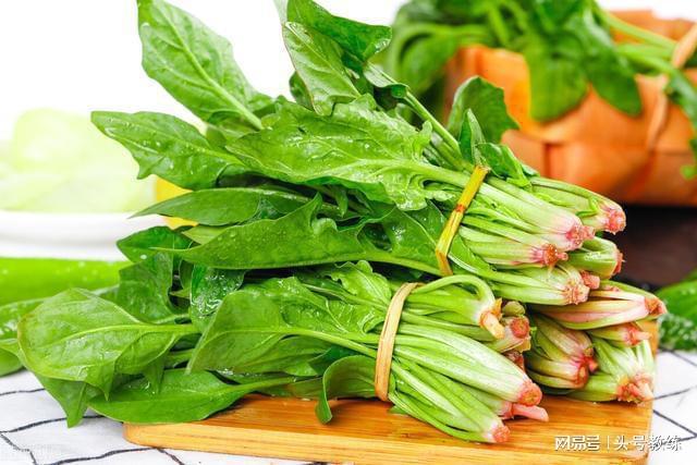 菠菜补铁吗