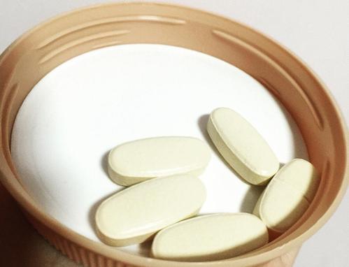 钙片和牛奶哪个补钙好(牛奶补钙快还是钙片补钙快)-硒宝网