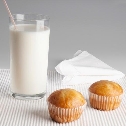 钙片和牛奶哪个补钙好(牛奶补钙快还是钙片补钙快)-硒宝网