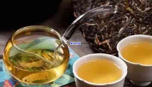 喝茶能缓解脱发吗，探讨茶叶的护发功效：喝什么茶可以有效防止脱发？