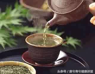 糖尿病人常喝这三种茶降血糖效果好，远离并发症