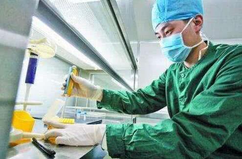 精子出现这些信号，男人正在走不育路，常吃1种锌，保住生育权