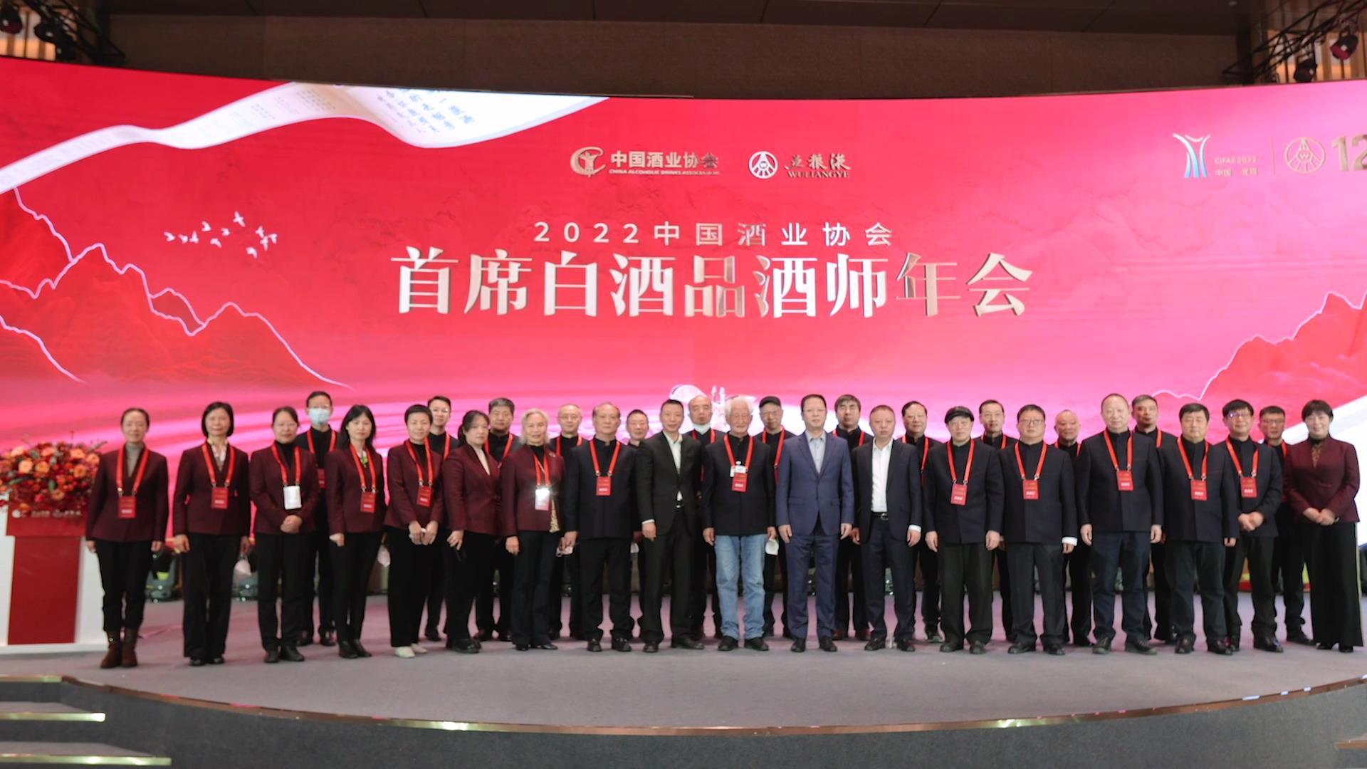 白酒中的微量元素对人体会产生何种具体影响？这些影响如何观察？